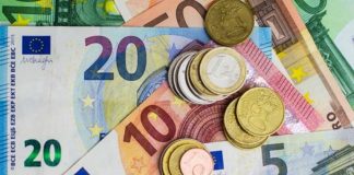 Euro a revenit la pragul de 5,24 lei