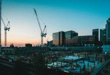 Uleiul hidraulic nu se degradează peste noapte: cum pot companiile de construcții să prevină opririle costisitoare ale utilajelor