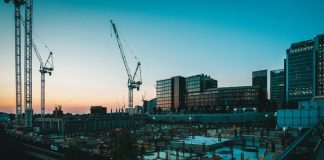 Uleiul hidraulic nu se degradează peste noapte: cum pot companiile de construcții să prevină opririle costisitoare ale utilajelor